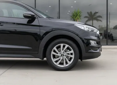 Exterior photo: Hyundai Tucson Executive