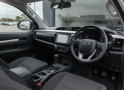 Exterior photo: Toyota Hilux SR5 Double Cab