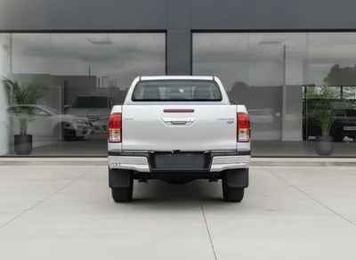 Exterior photo: Toyota Hilux SR5 Double Cab