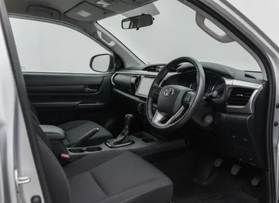 Exterior photo: Toyota Hilux SR5 Double Cab