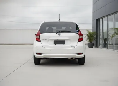 Exterior photo: Nissan Note e-Power