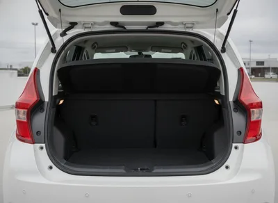 Exterior photo: Nissan Note e-Power