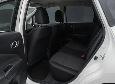 Exterior photo: Nissan Note e-Power
