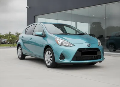 Exterior photo: Toyota Aqua S